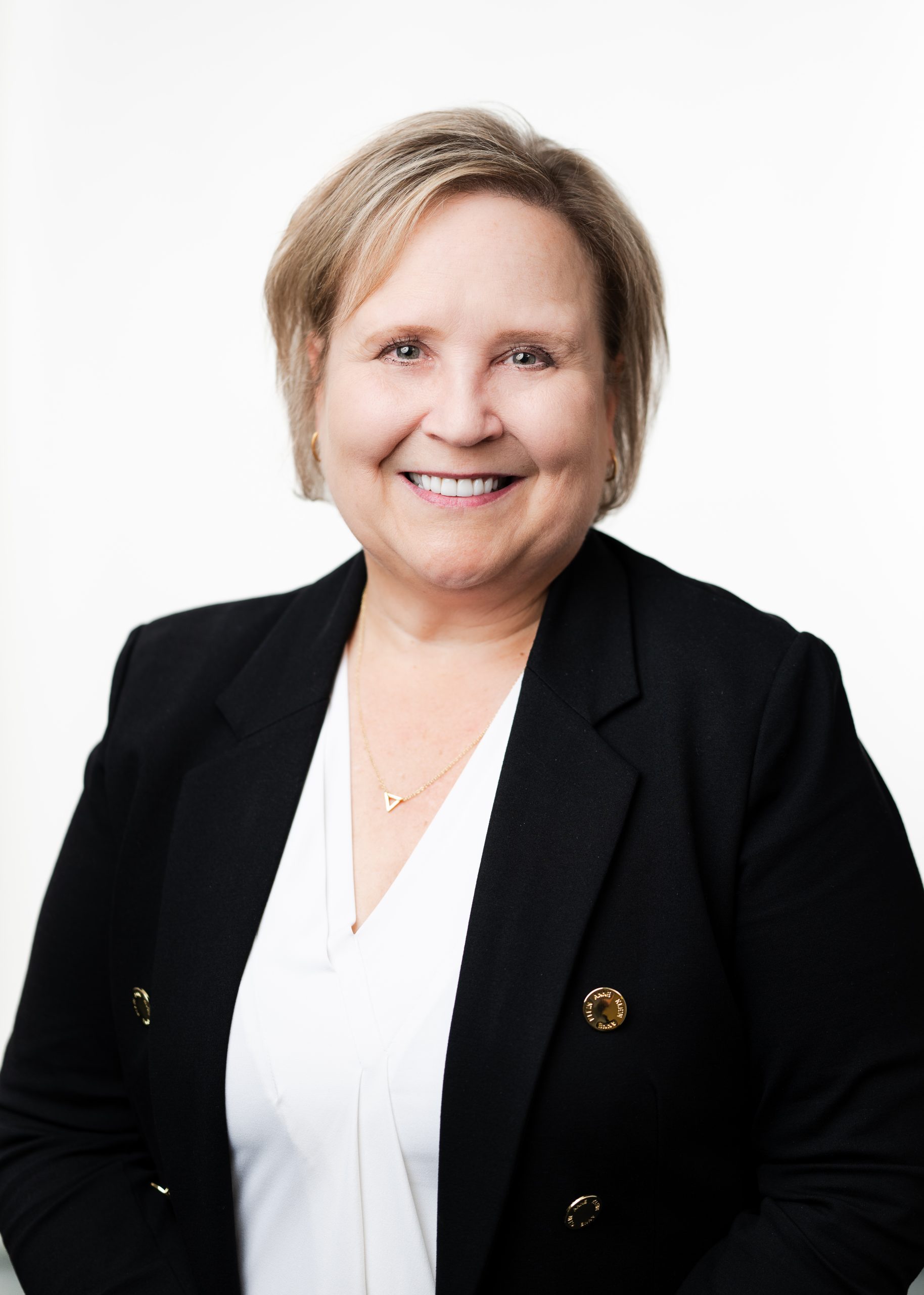 Joni Perron headshot